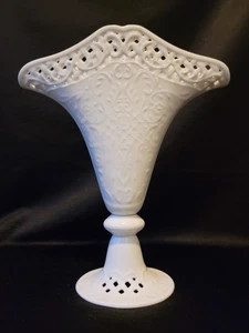 Silvestri Pierced Porcelain Fan Vase - Bild 1 von 8