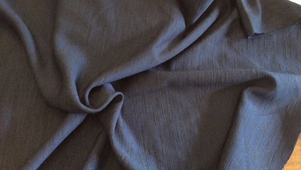 AZUL MARINO POLIALGODÓN CON LINO SLUBS HOGAR DEC- 54" ANCHO- POR YARDA Foto 1 de 1