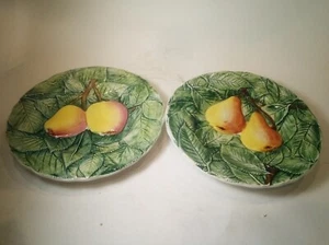 Set of 2 Majolica 8" Plates Made in Italy Fruit Pears - Picture 1 of 3
