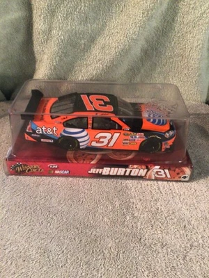 Difícil de encontrar Jeff Burton #31 2008 AT&T Impala SS 1/24 Diecast NASCAR NUEVO EN CAJA NUEVO EN CAJA Foto 1 de 3