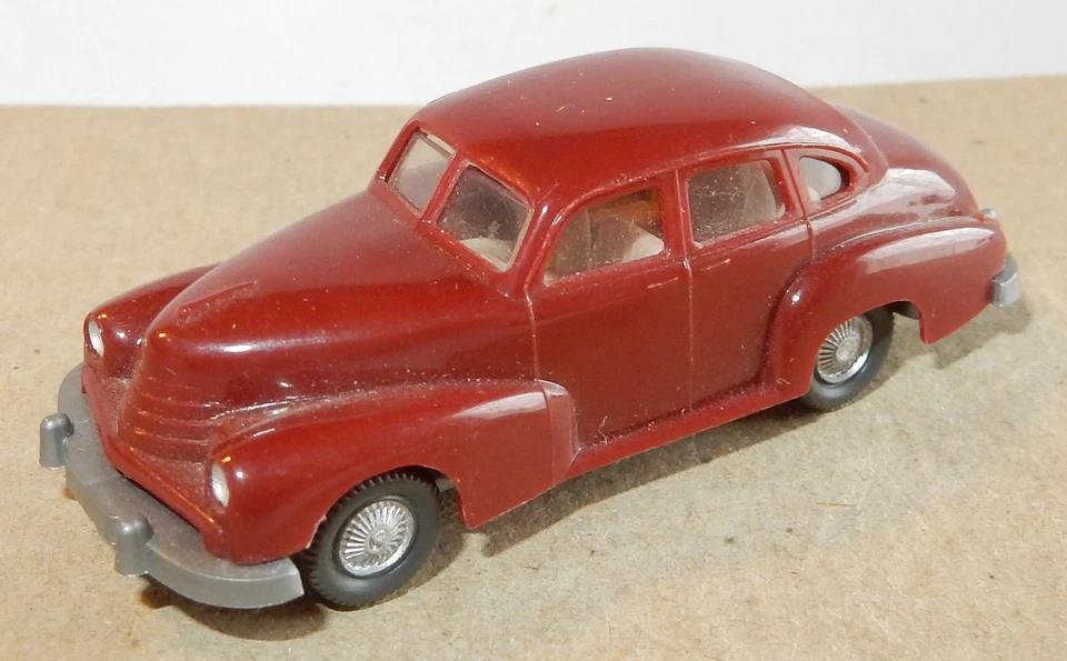 Micro WIKING Ho 1/87 Opel Kapitan 51 Rosso Mattoncini No. Box - Immagine 1 di 3