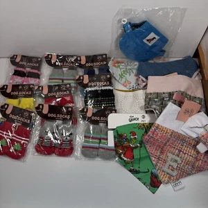 Paquete de 9 calcetines para perros y 6 pañuelos para perros - Imagen 1 de 3