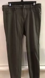 Liverpool Tapered Women’s Knit Soft Stretch Green Crop Pants Size 8/29 P - Picture 1 of 2