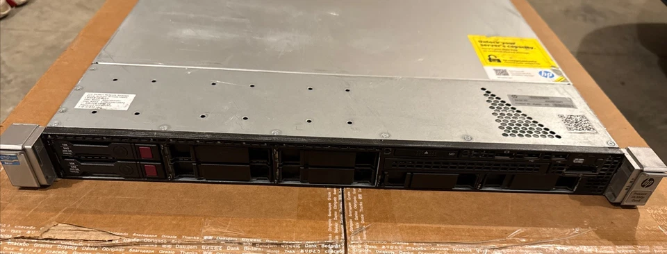 HPE Proliant DL360p Gen8, 2x E5-2697 v2, 2.7GHz, 128GB RAM, 2x300GB HDD, P440R Foto 1 de 3