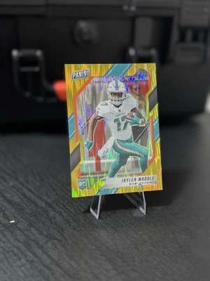 2022 Panini National Convention Jaylen Waddle RC -GOLD PRIZM PARALLEL Miami /10 - Image 1 of 3