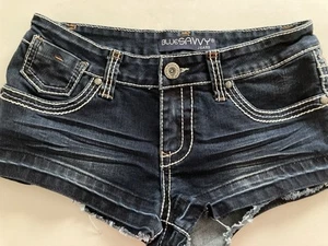 BLUE SAVVY Women's Embroidered Cut Off Jean Shorts Size 7 EXCELLENT - Picture 1 of 3