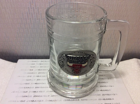 CHICAGO BULLS TANKARD New with tag SIX TIME CHAMPIONS Pewter & Glass Unique! Cover