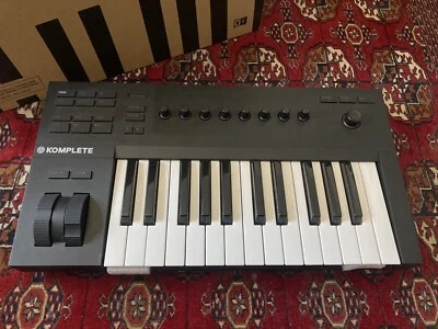 Native Instruments Komplete Kontrol A25 Controller USB Keyboard mit 25 Tasten - Bild 1 von 4