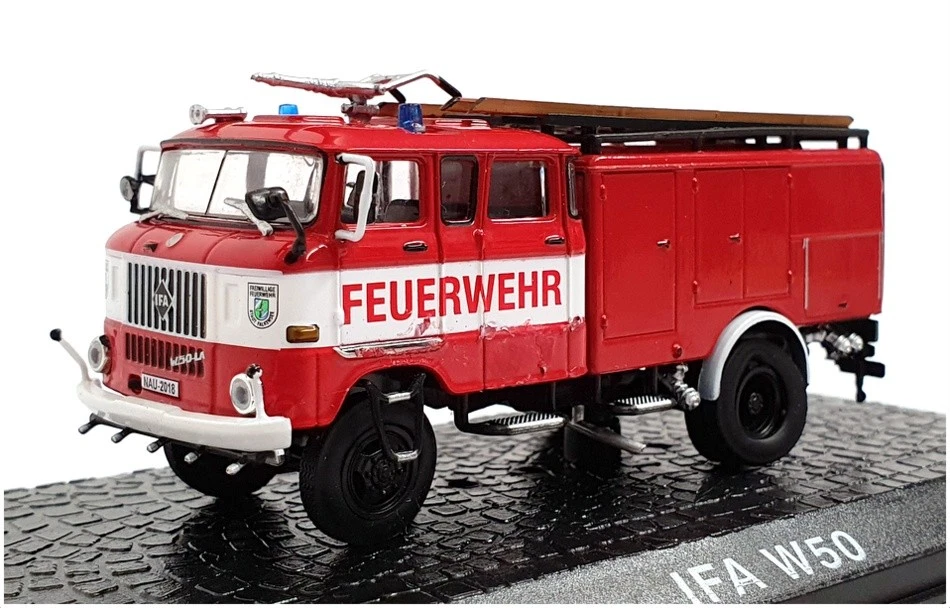 Atlas Editions 1/76 Scale 4144 113 - IFA W50 Foam Fire Engine Feurwehr - Image 1 of 4