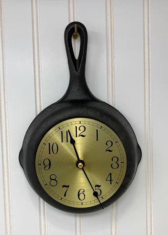 Vintage Repurposed Lodge 6-1/2” Cast Iron Frying Pan Skillet Kitchen Wall Clock Cover