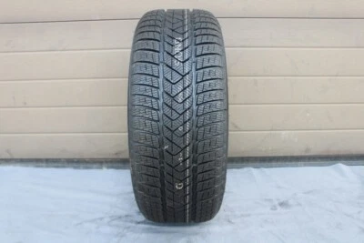 1x Pirelli Sottozero 3 Winterreifen 245 45 R19 98 V  8 mm DOT 2319 - Bild 1 von 4