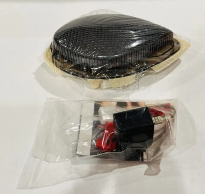 LED Smoke Brake TailLight w/ Integrated Turn Signal For 2004-08 Yamaha Road Star - Imagem 1 de 3