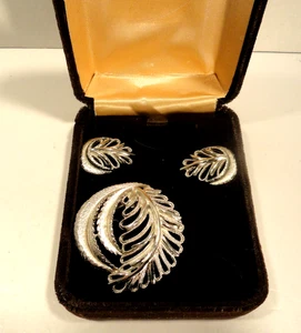 Vintage Silberfarbene Metall Brosche und Ohrclips Set - Bild 1 von 5