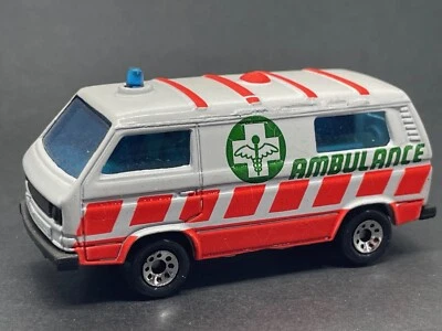 MATCHBOX AMBULANCIA VOLKSWAGEN TRANSPORTER Foto 1 de 4