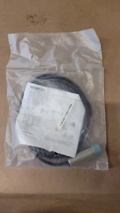 New Siemens 3RG4023-0CD00 Inductive Proximity Switch W3-RW - Picture 1 of 4