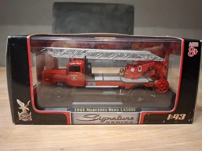 Signature Models 1:43 Mercedes Benz L4500F Feuerwehr Neu In OVP - Bild 1 von 3