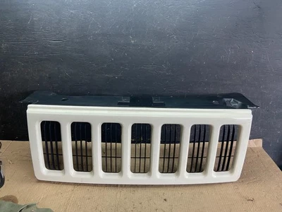 Jeep Commander 2006 a 2010 parrilla superior delantera OEM p3894 DG Foto 1 de 4