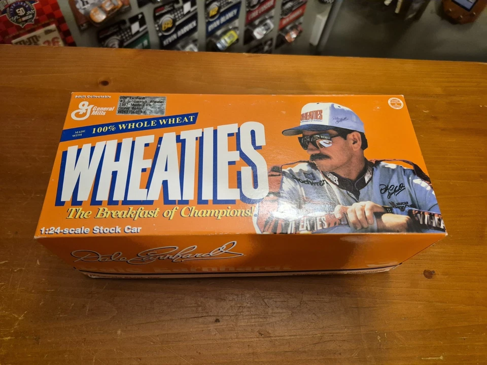 1997 Action 1:24 Dale Earnhardt #3 WheatiesHO rede de janela preta com carro 1:64 - Imagem 1 de 4