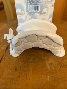 Precious Moments Figurine Sugar Town Cobblestone Bridge (8428) - Picture 1 of 7
