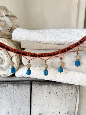 Cuentas de vidrio y madera azules con adornos de cuentas francesas de 80 pulgadas c1900 nociones textiles antiguas Foto 1 de 4