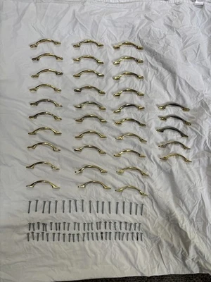 Lot of 35 Gold Color Kitchen Cabinet Drawer Pulls Handles 3 Inch Screw Space  Foto 1 de 4
