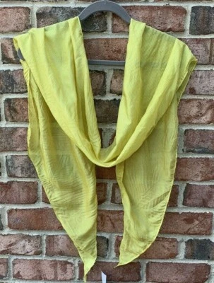 Cachecol longo triângulo de seda enrugado listrado amarelo Yarrow novo com etiquetas Eileen Fisher  - Imagem 1 de 4