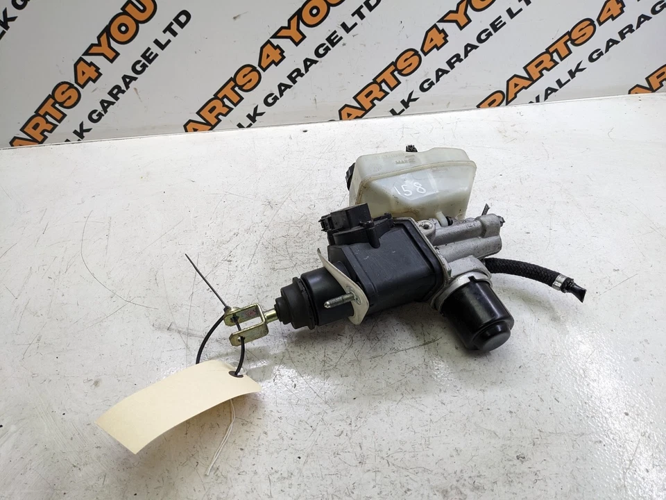 Mercedes SL500 R230 2004 5,0 V8 cilindro maestro de freno A2304300302 Foto 1 de 4