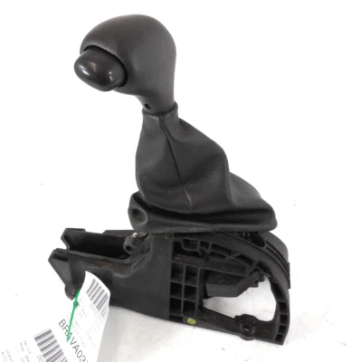 Oldsmobile Bravada 2002 transmisión automática palanca de cambios de piso con bota y perilla OEM Foto 1 de 2