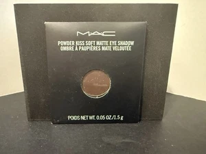 MAC Powder Kiss Soft Matte Lidschattenpalette Nachfüllpackung 0,05 Unzen -- GIVE A GLAM - Bild 1 von 3