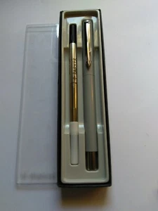 Parker Pen Gray  - Picture 1 of 5