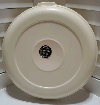 Винтажная круглая крышка Rubbermaid Servin Saver #4 0031 сменная защелкивающаяся крышка 8 1/2 дюйма - Изображение 1 из 4