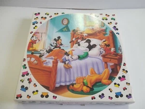 Mickey Mouse "Through The Years Plate" - Picture 1 of 4