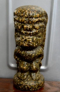 Estatua TIKI 4.5" Playa Hawaiana Arena Resina Big Island Sands FIGURA RARA De Colección - Imagen 1 de 5