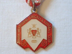 South Melbourne AFL-VFL Vintage 1968 Cricket & Football Club Members Badge Medal - Picture 1 of 6