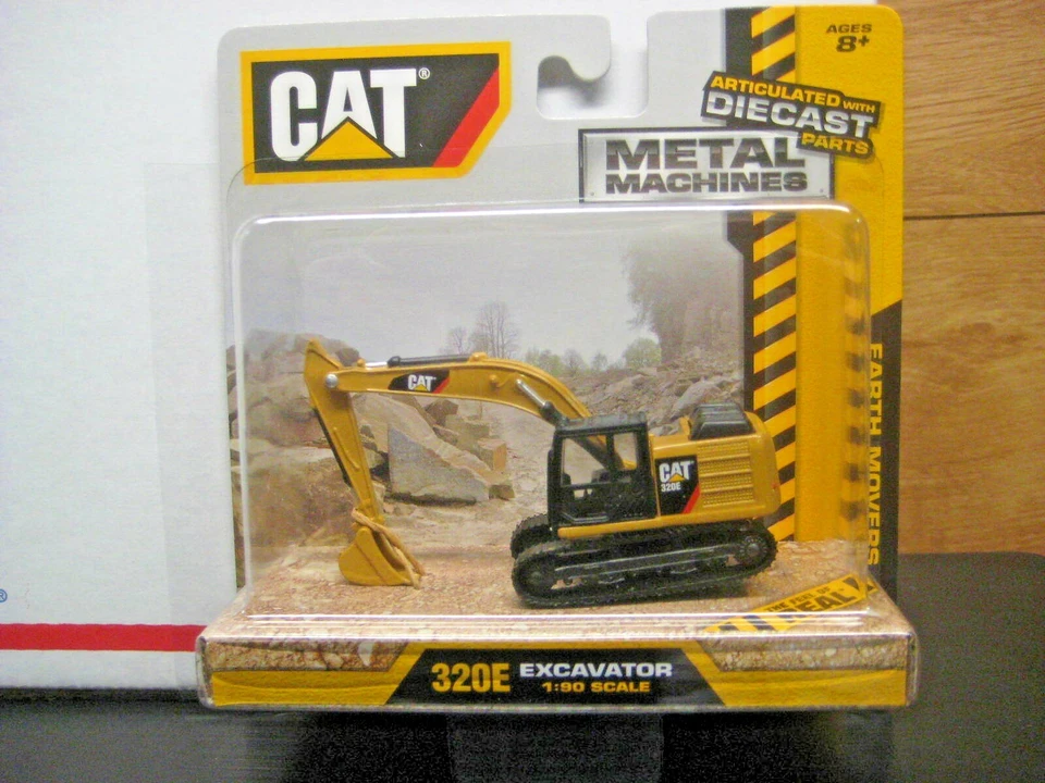 DARON CAT MINI EXCAVATOR 320E  RUBBER TRACK  EXCAVATOR #39511 NIB CATAPILLAR - Image 1 of 3