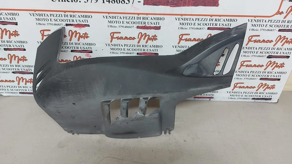 Sottopedana sinistra Aprilia sportcity 250 iE anno 2006 2008 Foto 1 de 4