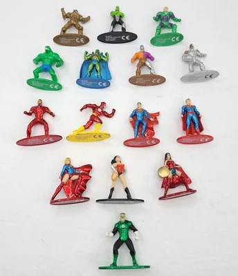 Mini figuras fundidas a presión DC Nano Metalfigs Wonder Woman Superman Iron Man The Flash Foto 1 de 4