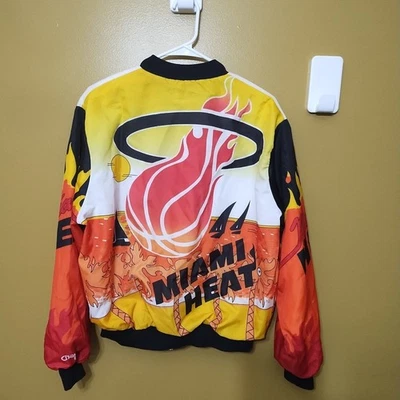 Chaqueta Universitaria De Colección Años 90 Chalk Line Miami Heat "Animación" Frontal A Presión L Foto 1 de 4