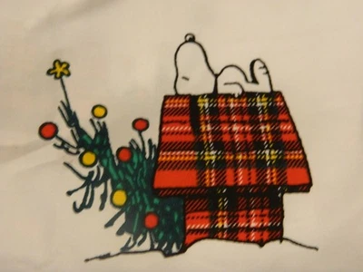 Berkshire Peanuts Snoopy & Doghouse Navidad Juego Plano y Equipado de 2 Doble/Completo Foto 1 de 4