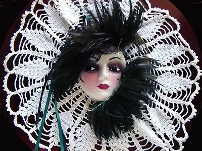 UniQue CReaTioNs Flapper Lady Face Figurine Mask with Feather WaLL Hanging Decor - Image 1 of 4