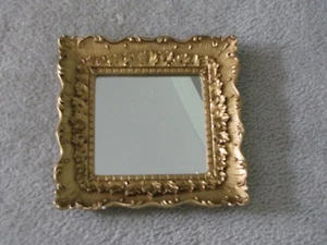7 1/2" x 7 1/2" Wandspiegel Set in 12" x 12" Poly Harz Goldrahmen - Bild 1 von 4