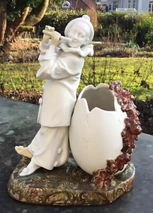 Antike Porzellanfigur lachender Harlekin m Eivase 25cm Biskuitporzellan 20iger - Bild 1 von 9