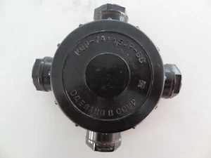 Vintage SOVIET MADE RUSSIAN bakelite round electrical junction box surface mount - Picture 1 of 12