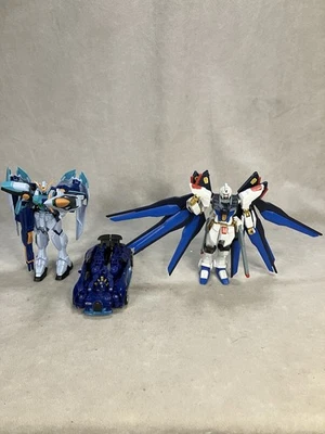 Mix of Gundam mobile suits and a transforming MechFansToys - Image 1 of 4