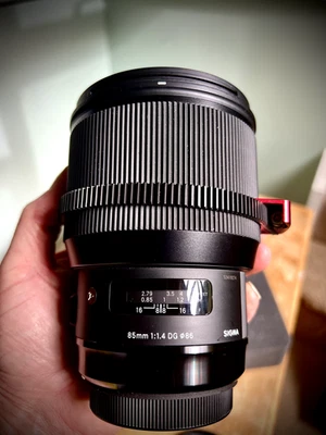 Sigma Art 85mm F/1.4 DG Lens in EF mount, great condition. - Image 1 of 4
