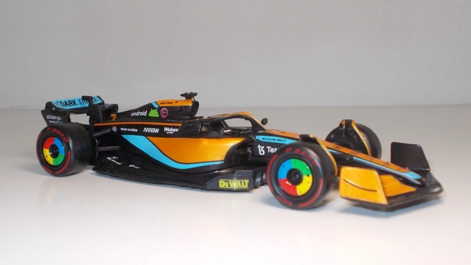 Bburago 38063 McLaren MCL36  F1 Team #3 Daniel Ricciardo - METAL 1:43 - Immagine 1 di 2