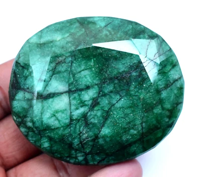 Natural Huge Green Emerald Zambian 844.0 CT Certified Oval Cut Loose Gemstone - Image 1 of 4
