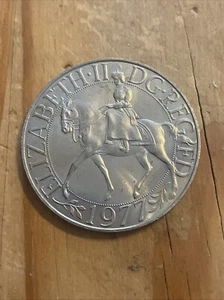 1977 Queen Elizabeth II Silber Jubiläum Gedenkmünze Krone - Bild 1 von 2