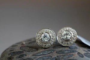 Ratanakiri Zircon 9k White Gold Earrings - Picture 1 of 1