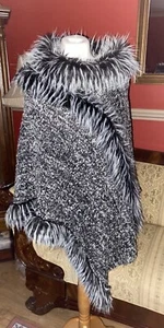 Frank Usher Poncho Kunstfell Anlass Hochzeit Winter Herbst OSFA warm elegant - Bild 1 von 8